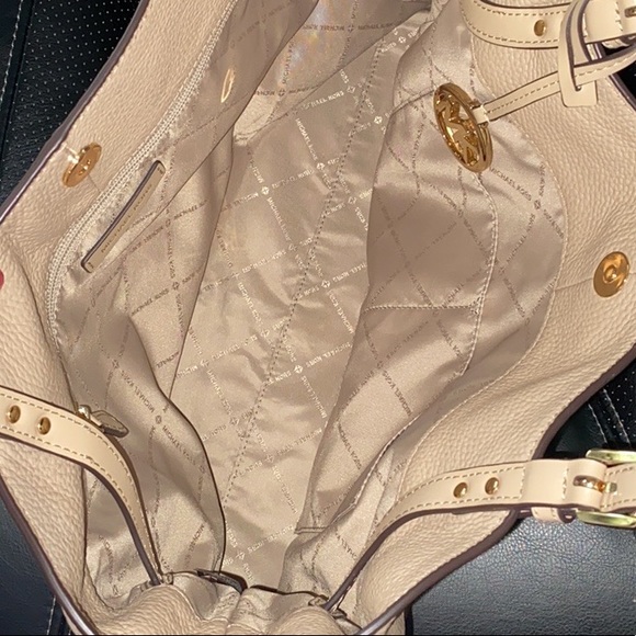 like new Michael Kors large Lenox tote bag in tan cream color “Bisque” - Picture 9 of 17